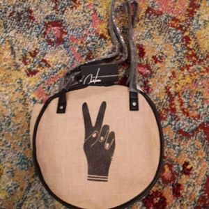 PEACE FINGERS ROUND BAG PURSE